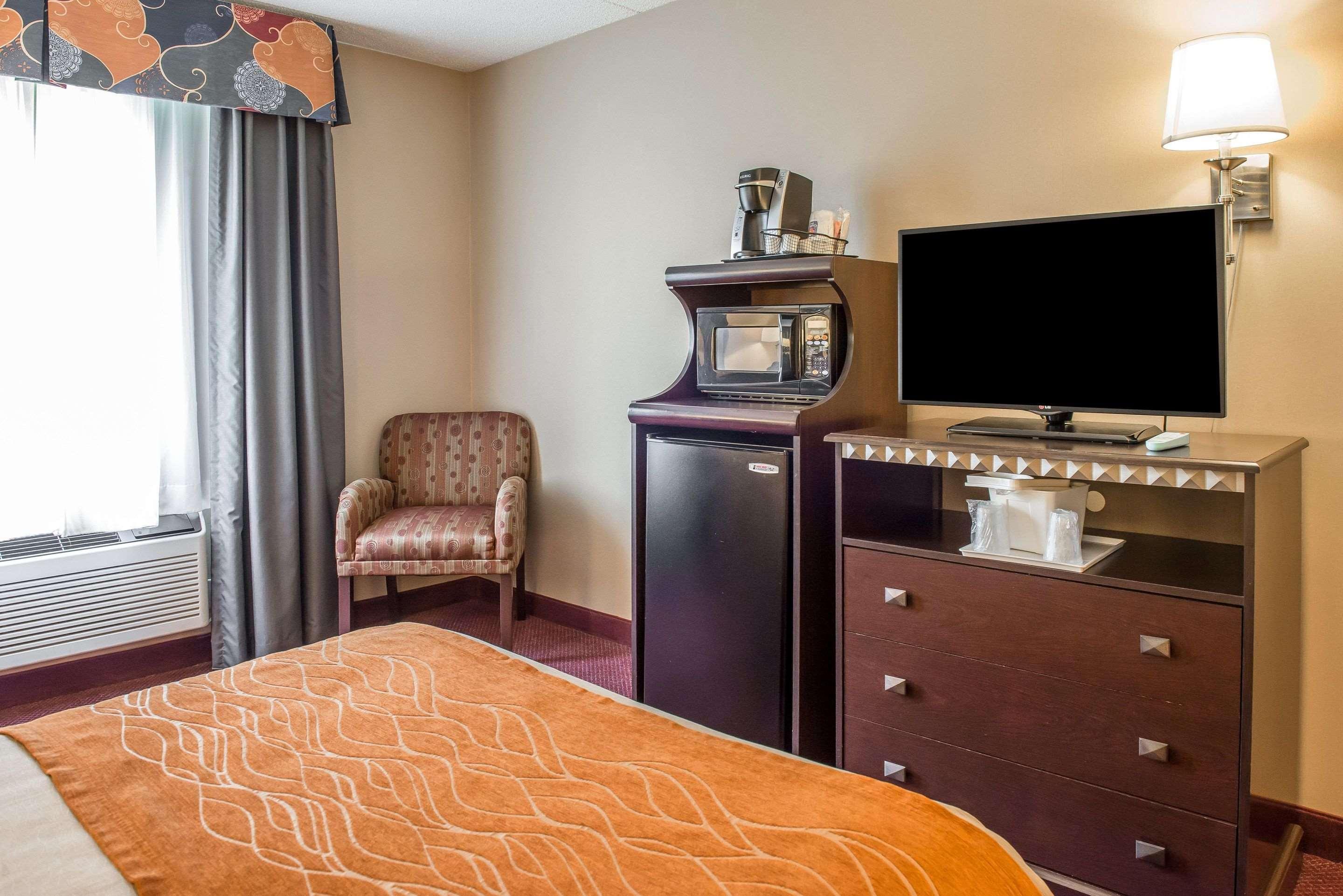 Wingate By Wyndham Pittsburgh New Stanton Hotell Eksteriør bilde