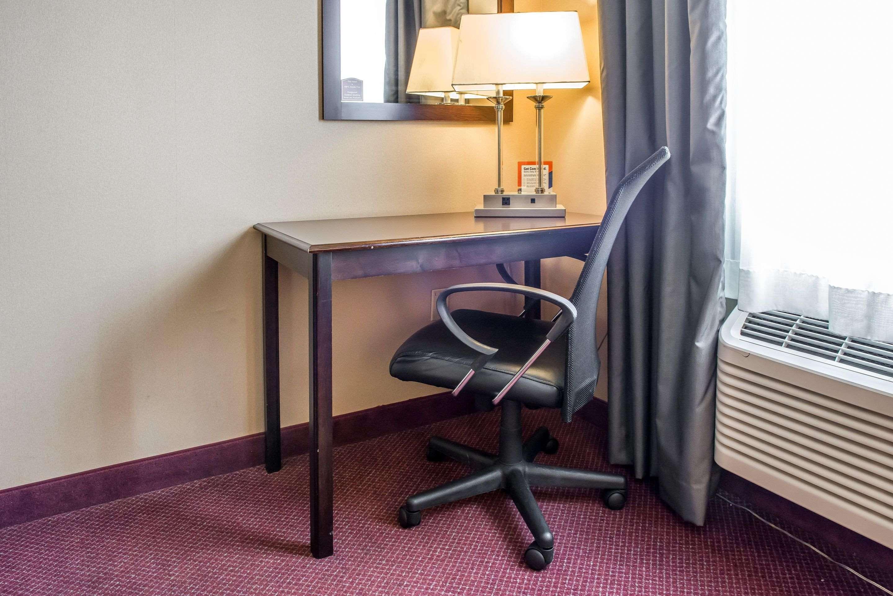 Wingate By Wyndham Pittsburgh New Stanton Hotell Eksteriør bilde