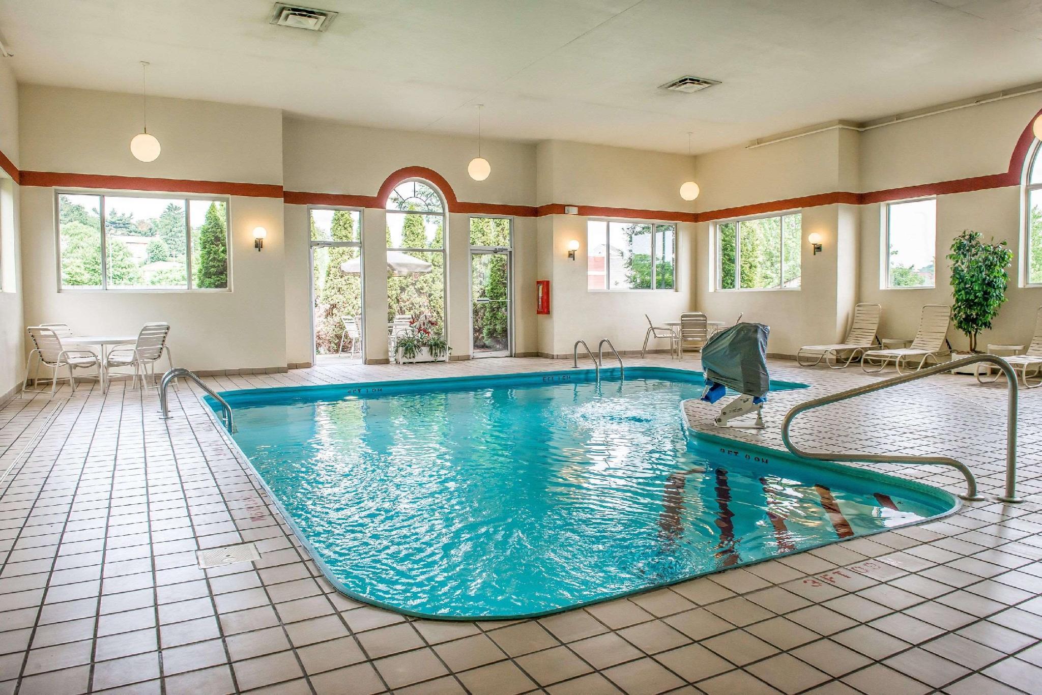 Wingate By Wyndham Pittsburgh New Stanton Hotell Eksteriør bilde