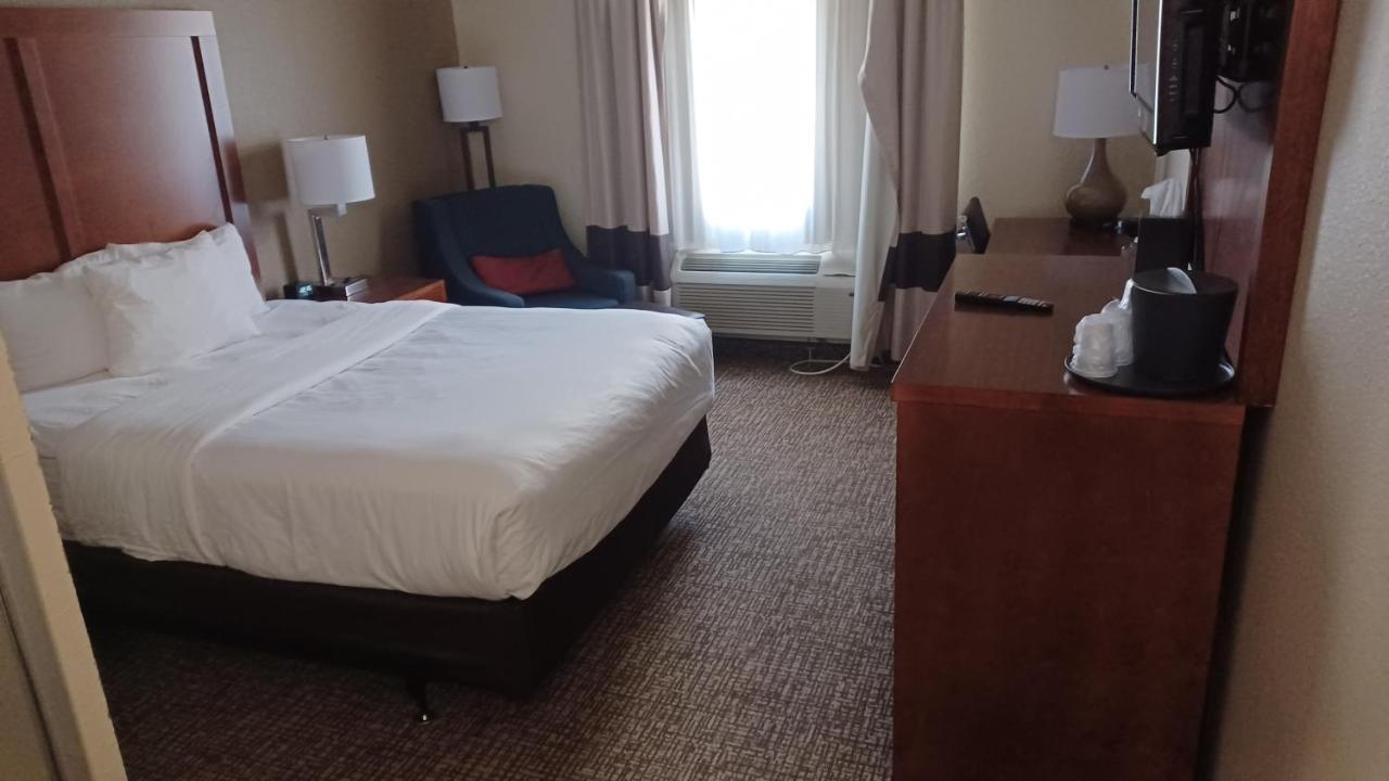 Wingate By Wyndham Pittsburgh New Stanton Hotell Eksteriør bilde