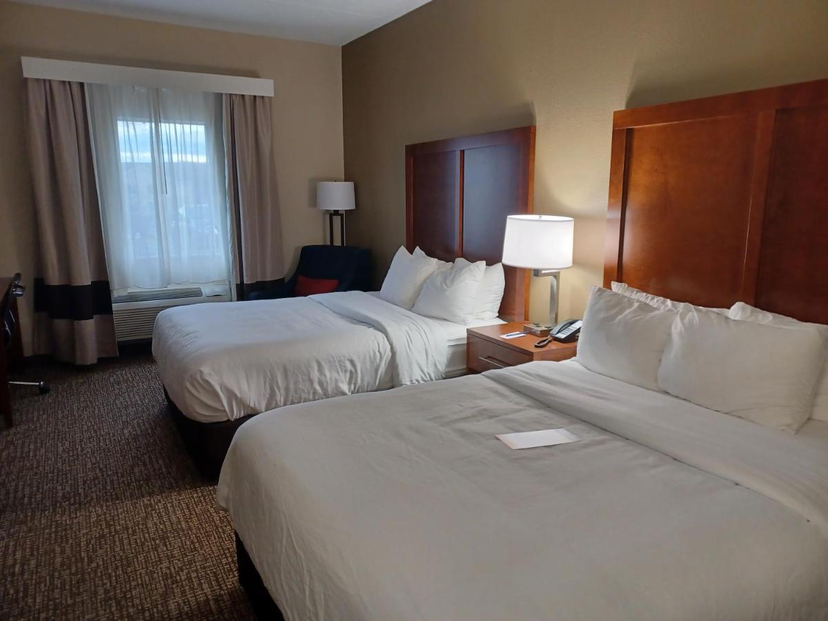 Wingate By Wyndham Pittsburgh New Stanton Hotell Eksteriør bilde