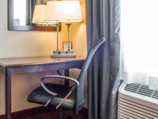 Wingate By Wyndham Pittsburgh New Stanton Hotell Rom bilde