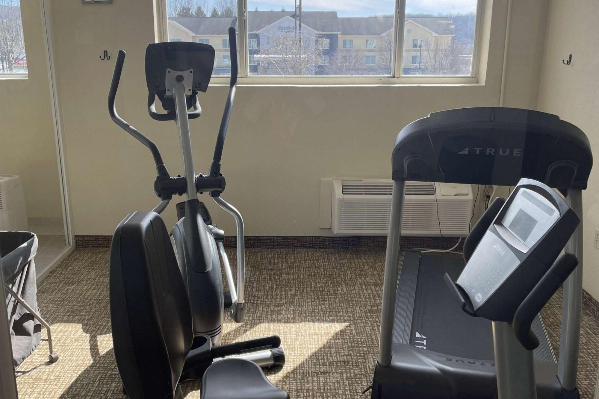 Wingate By Wyndham Pittsburgh New Stanton Hotell Eksteriør bilde